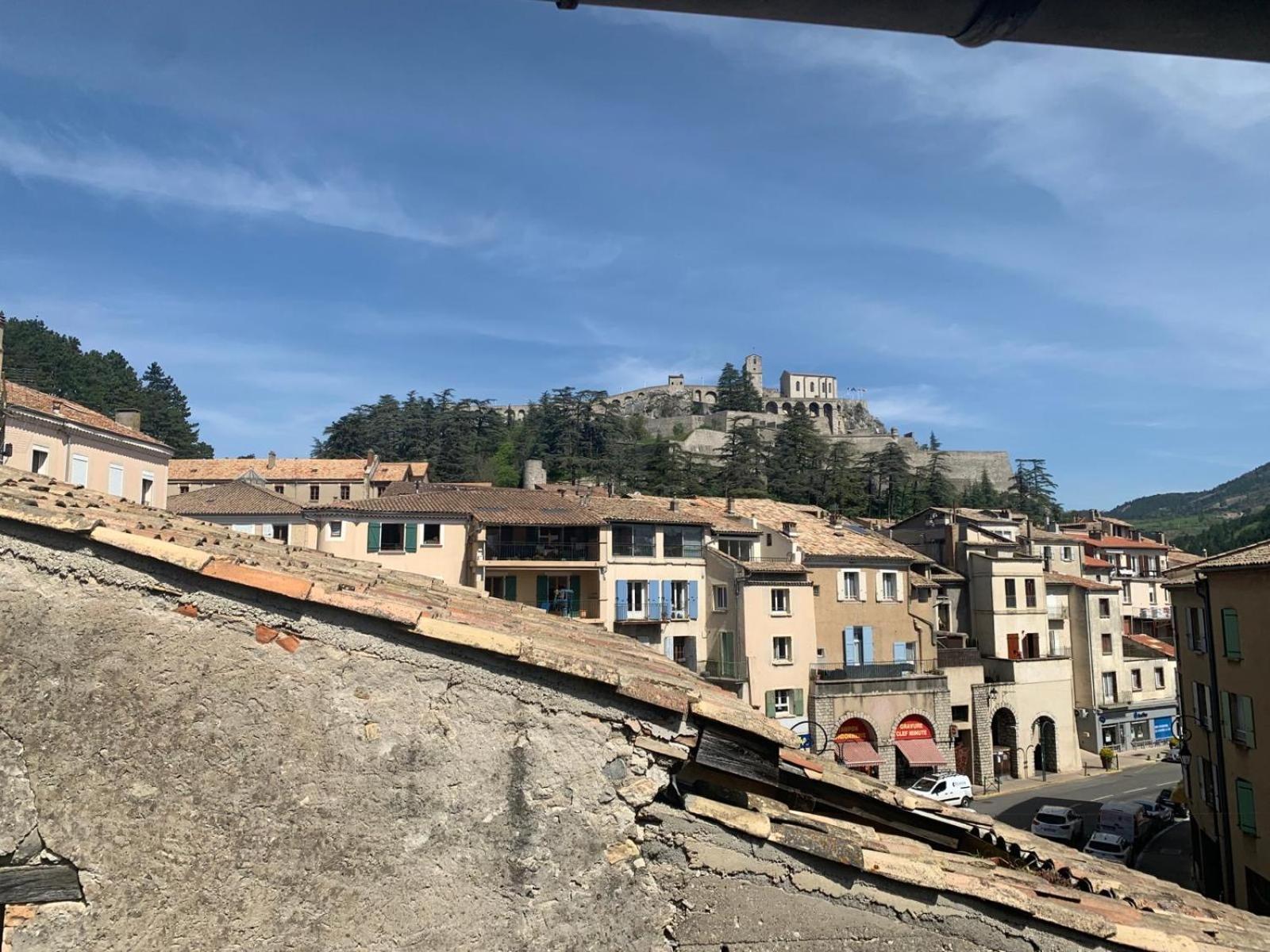 Le Jalet En Provence - Penthouse Apartment Sisteron Luaran gambar